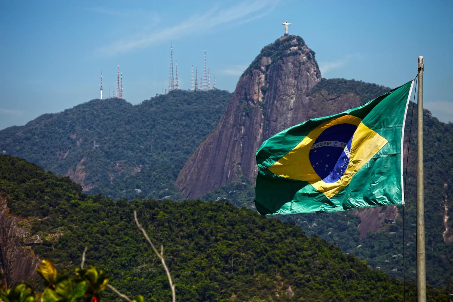 Mapa do Brasil com pontos de cobertura da Zen Seguros